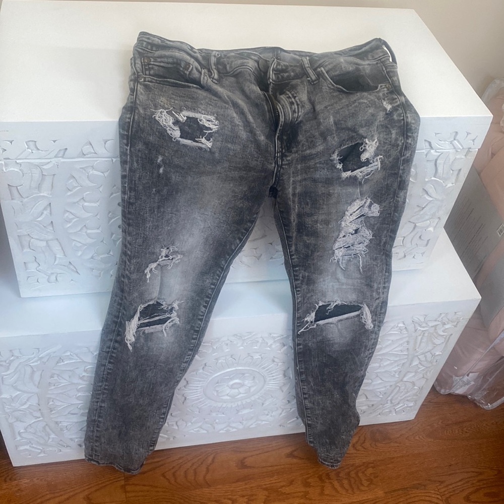 Black ripped jeans, American eagle (next level flex), size : 33X32,